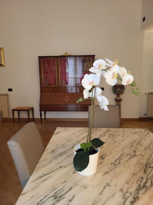 Tra Mare E Castello Apartment Специя Екстериор снимка